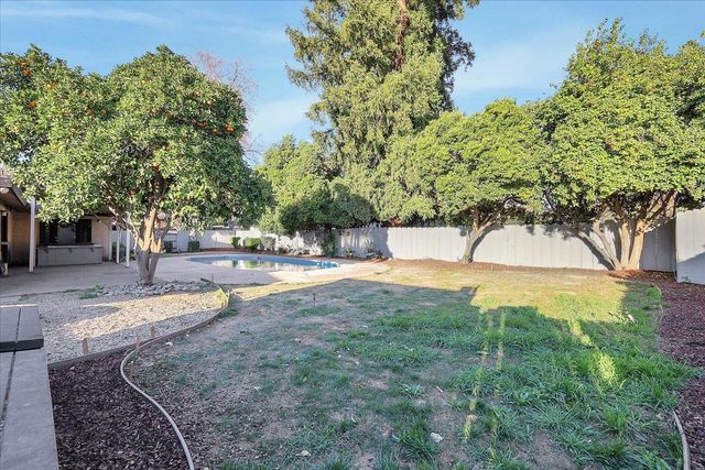 1988 Jeffrey Dr, Yuba City, CA 95991