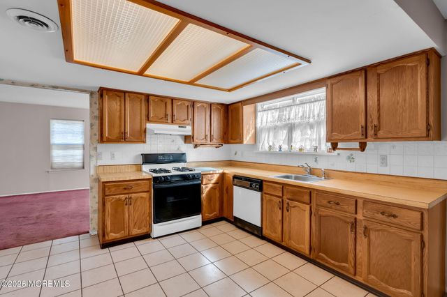 21 Hastings Drive, Forked River, NJ 08731