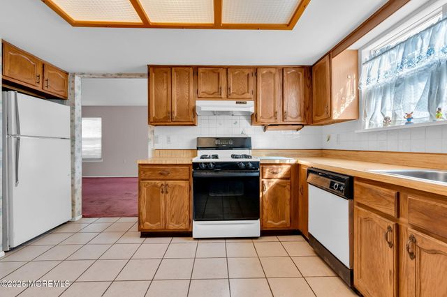 21 Hastings Drive, Forked River, NJ 08731