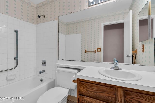 21 Hastings Drive, Forked River, NJ 08731