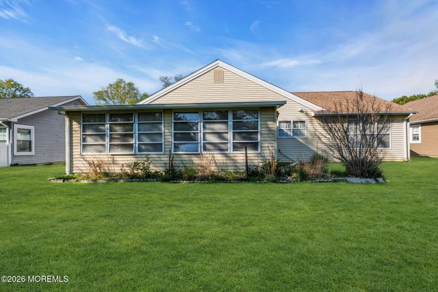21 Hastings Drive, Forked River, NJ 08731