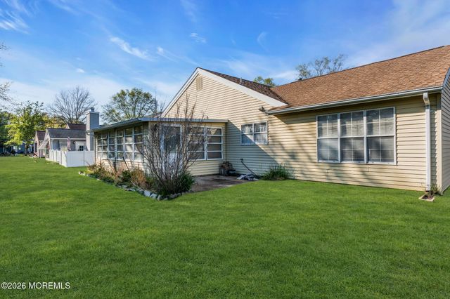 21 Hastings Drive, Forked River, NJ 08731