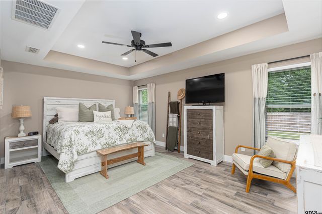 16210 Crossing Circle, Lindale, TX 75771