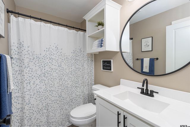 16210 Crossing Circle, Lindale, TX 75771