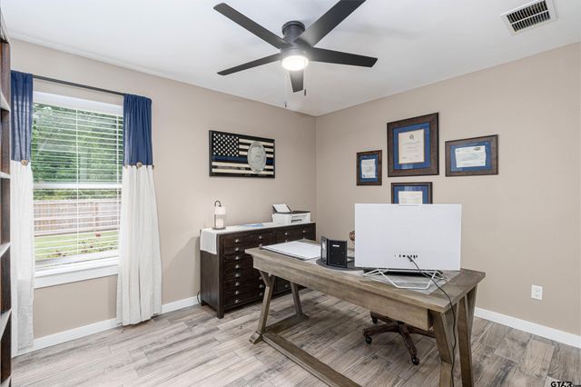 16210 Crossing Circle, Lindale, TX 75771
