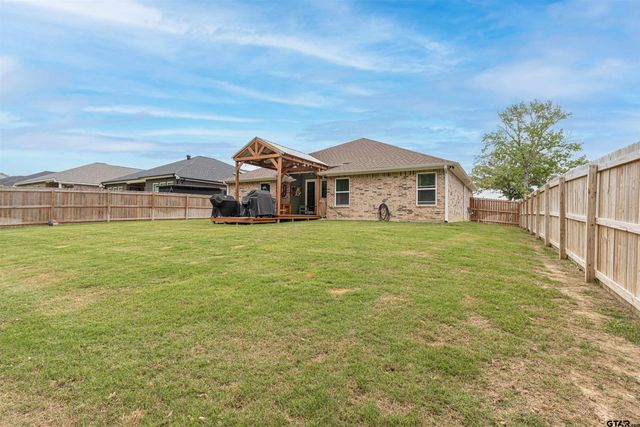 16210 Crossing Circle, Lindale, TX 75771