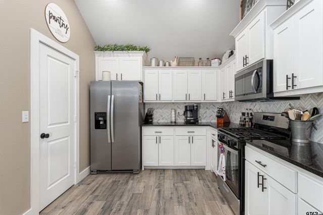 16210 Crossing Circle, Lindale, TX 75771