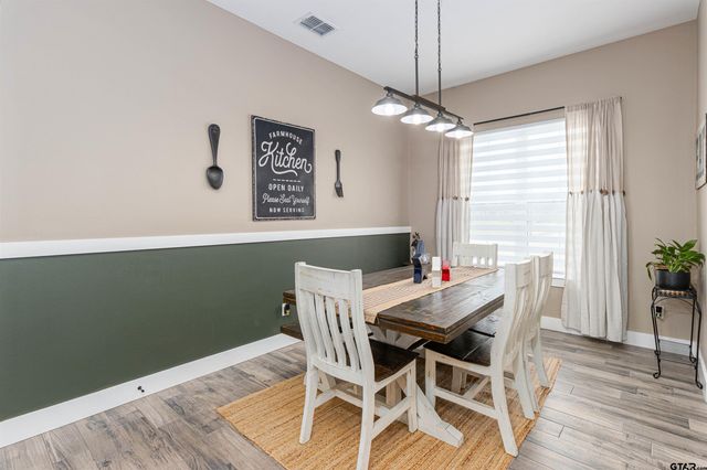 16210 Crossing Circle, Lindale, TX 75771