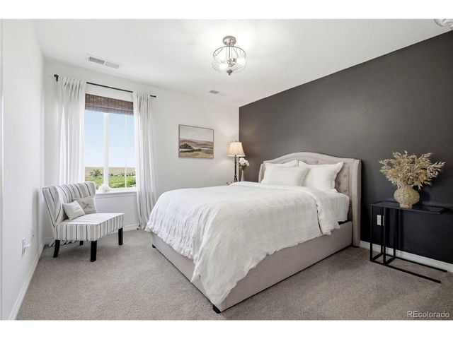27822 E Long Pl, Aurora, CO 80016