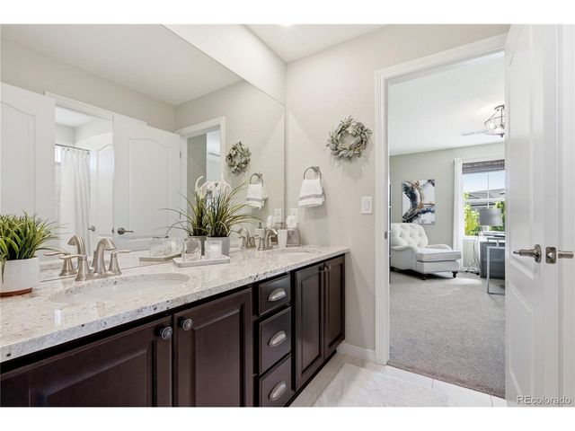 27822 E Long Pl, Aurora, CO 80016