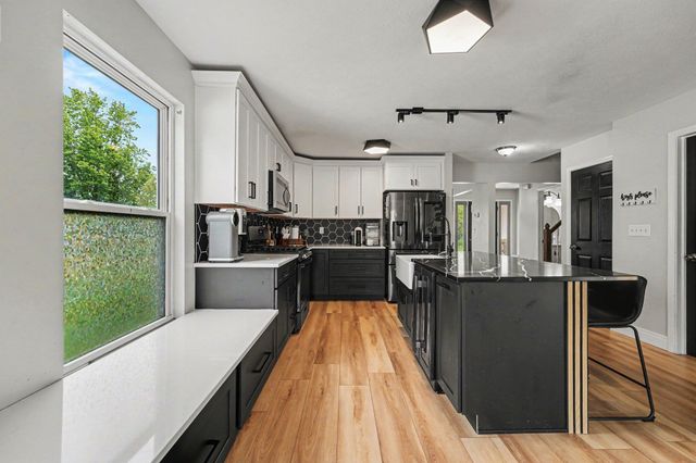 1774 Danvers Parkway, Valparaiso, IN 46385