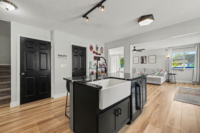 1774 Danvers Parkway, Valparaiso, IN 46385