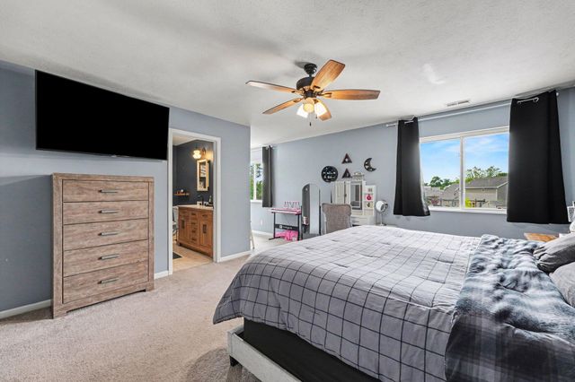 1774 Danvers Parkway, Valparaiso, IN 46385