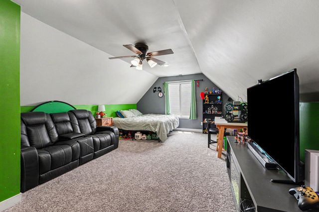1774 Danvers Parkway, Valparaiso, IN 46385