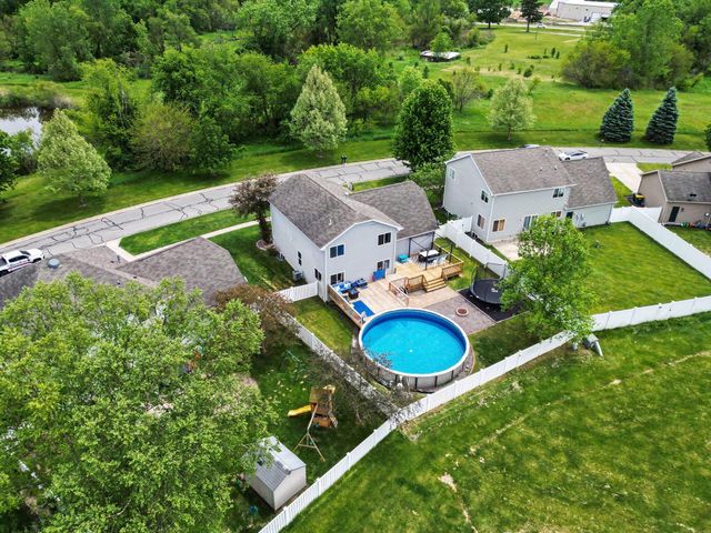 1774 Danvers Parkway, Valparaiso, IN 46385