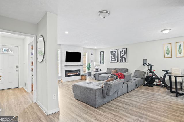 843 Ray Drive NW, Conyers, GA 30012