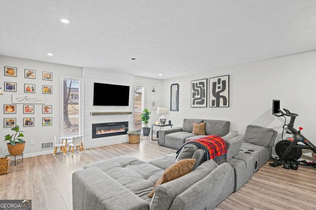 843 Ray Drive NW, Conyers, GA 30012