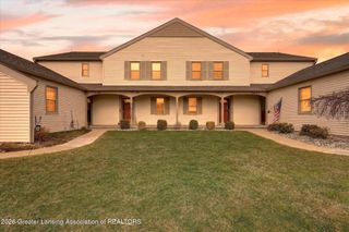 7436 Creekside 10, Lansing, MI 48917