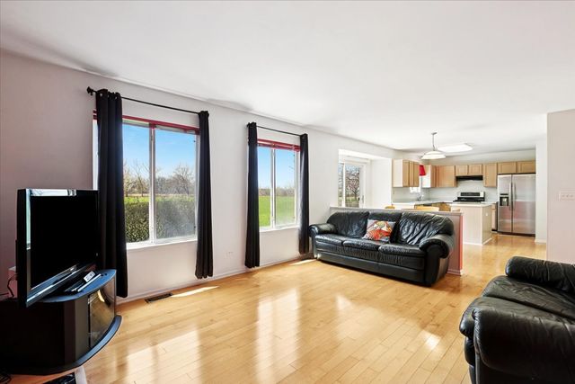 554 Charlton Court, Lake Villa, IL 60046