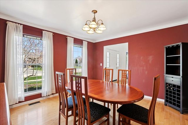 554 Charlton Court, Lake Villa, IL 60046