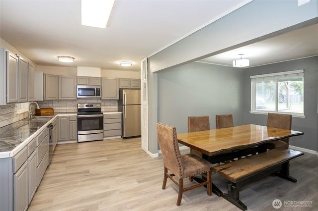 20108 State Route 706 E, Elbe, WA 98330