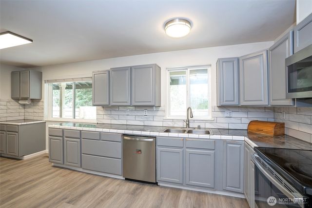 20108 State Route 706 E, Elbe, WA 98330