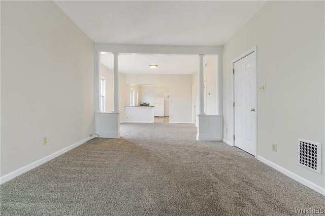 152 Wildwood Place, West Seneca, NY 14210