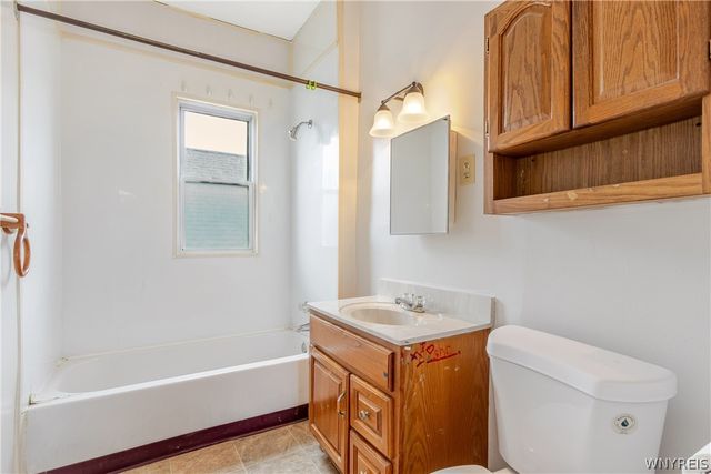 152 Wildwood Place, West Seneca, NY 14210