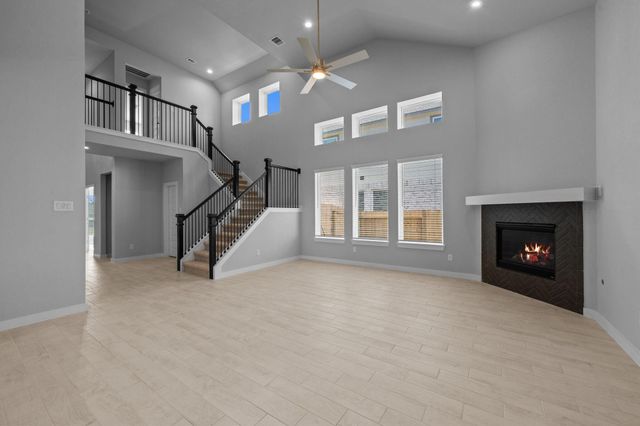 68 Shining Point Drive, Waller, TX 77484