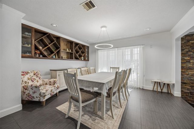 5535 S Braeswood Boulevard, Houston, TX 77096