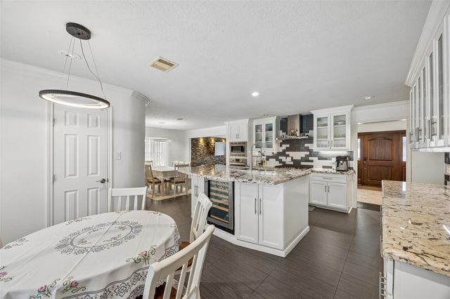 5535 S Braeswood Boulevard, Houston, TX 77096