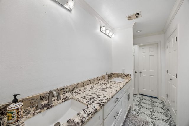 5535 S Braeswood Boulevard, Houston, TX 77096