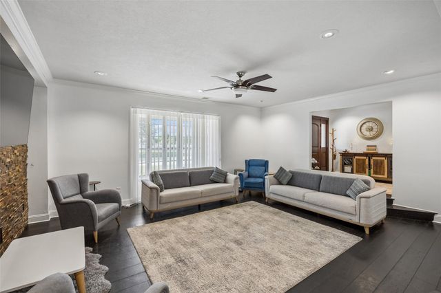 5535 S Braeswood Boulevard, Houston, TX 77096