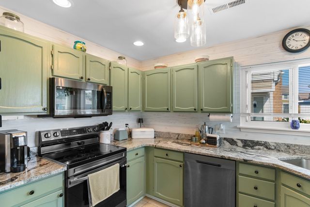 704 43rd Ave. S, North Myrtle Beach, SC 29582