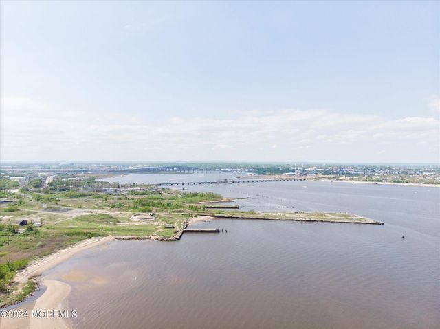 5 Hilltop Avenue, Sayreville, NJ 08879