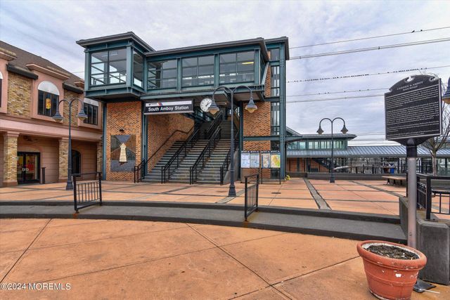 5 Hilltop Avenue, Sayreville, NJ 08879