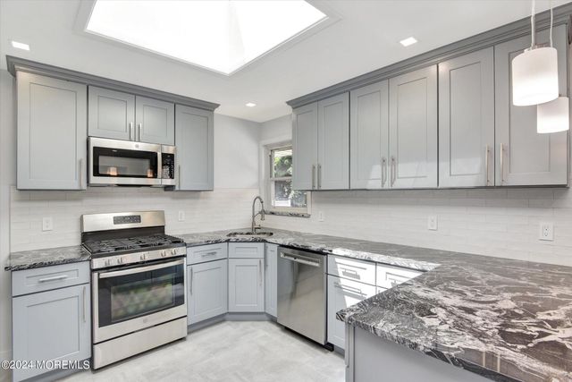 5 Hilltop Avenue, Sayreville, NJ 08879