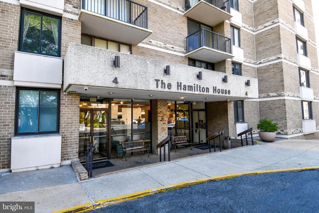 4 MONROE ST #4-1305, Rockville, MD 20850