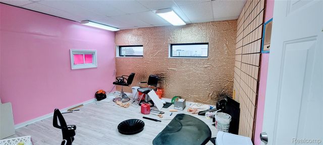 21910 Greenfield Road, Oak Park, MI 48237