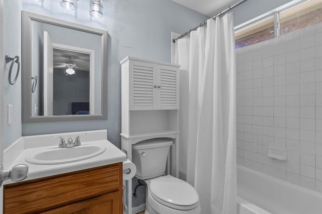 214 Pentire WAY, Hutto, TX 78634