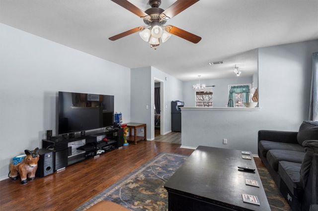 214 Pentire WAY, Hutto, TX 78634