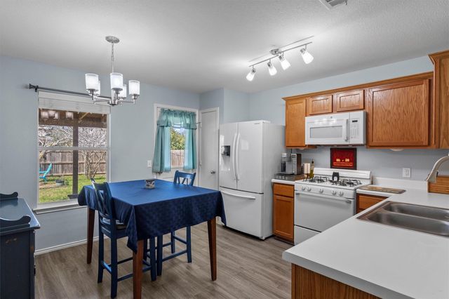 214 Pentire WAY, Hutto, TX 78634