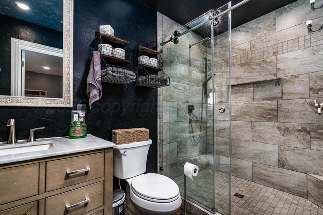 210 Comanche Trail, Tulia, TX 79088