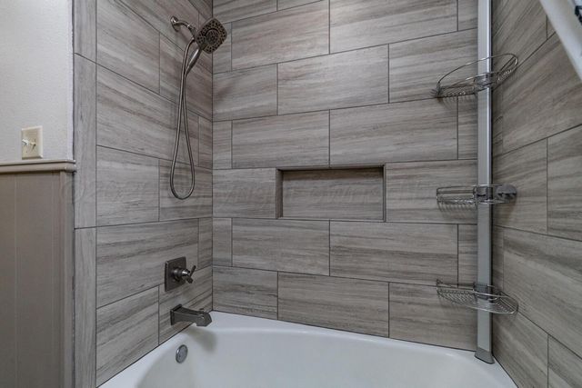 210 Comanche Trail, Tulia, TX 79088