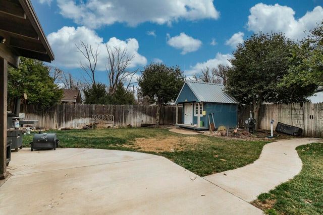 210 Comanche Trail, Tulia, TX 79088