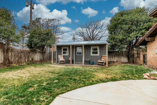 210 Comanche Trail, Tulia, TX 79088