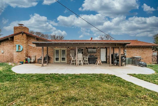 210 Comanche Trail, Tulia, TX 79088