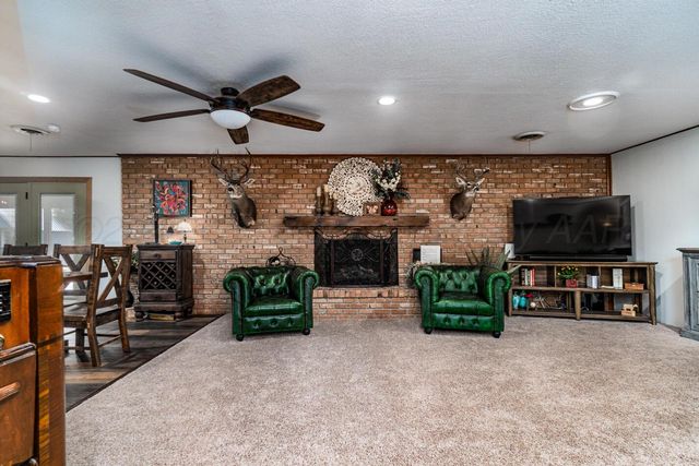 210 Comanche Trail, Tulia, TX 79088