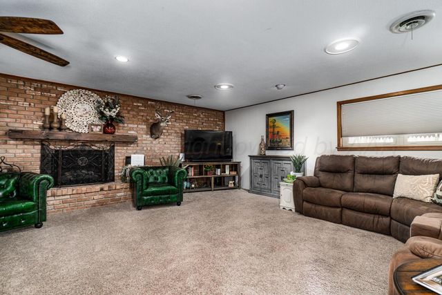 210 Comanche Trail, Tulia, TX 79088