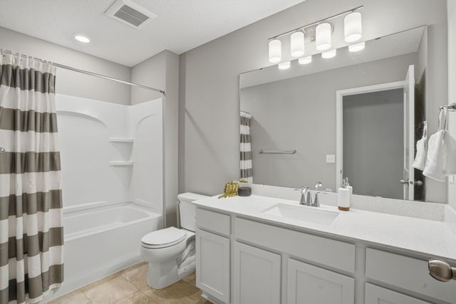2107 Balsam Way, Lino Lakes, MN 55038